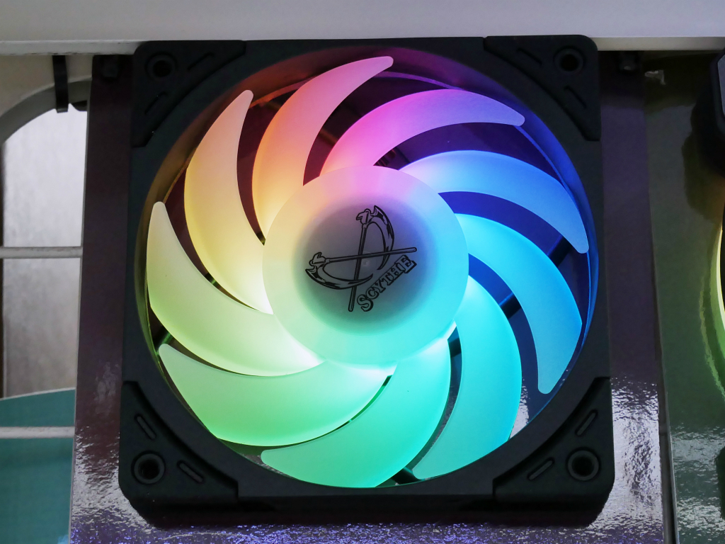 サイズの人気ファン「WONDER TORNADO 120」にARGB LEDモデル登場