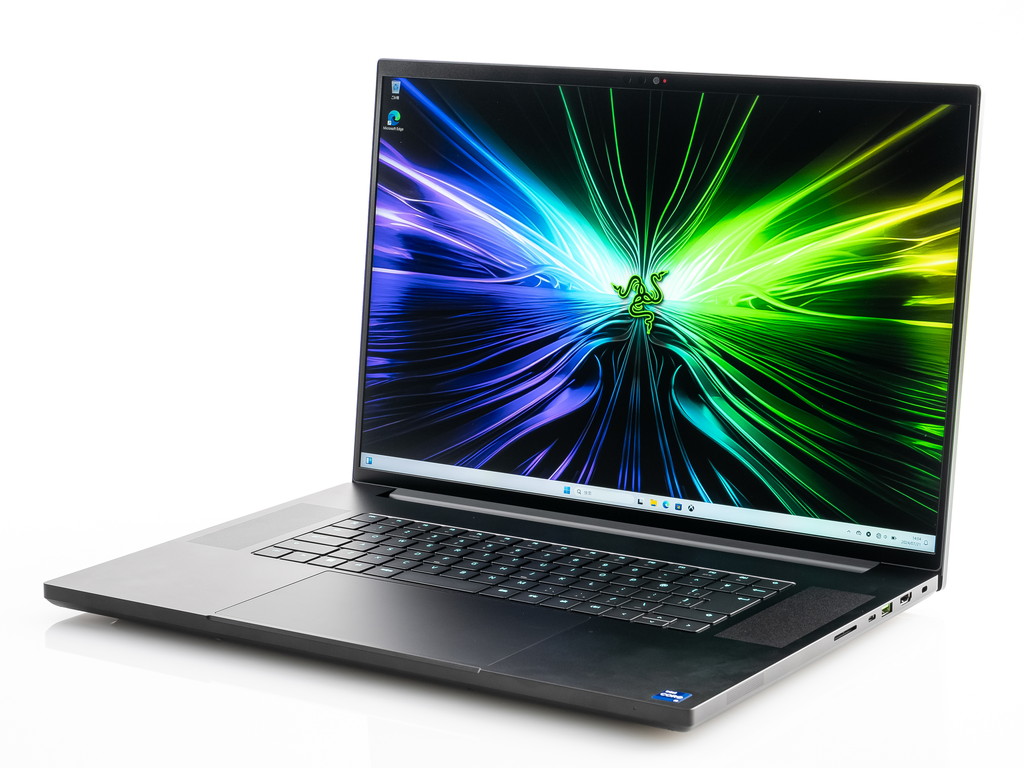 コスト度外視で“最強”を持ち歩く、超ハイエンドスペックのモンスターノート「Razer Blade 18」検証