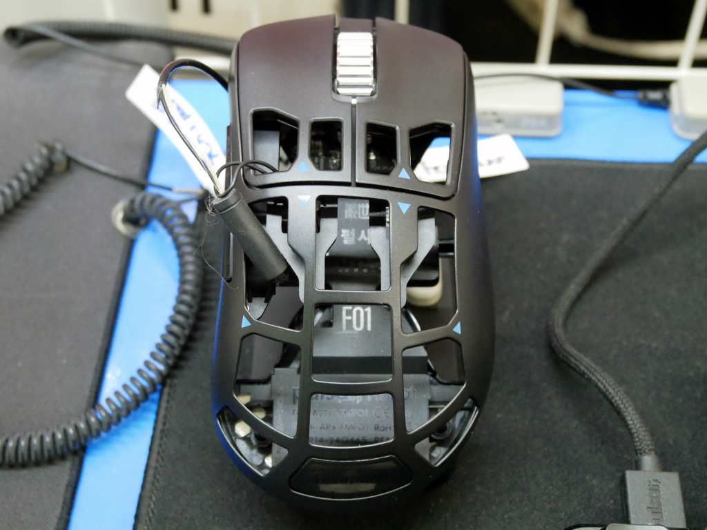 (アキバ入荷情報) マグネシウム合金シェル採用の軽量ワイヤレスゲーミングマウス、pulsar「Feinmann F01」発売