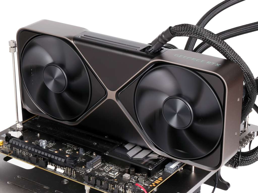 最速のDDR7メモリを搭載した最新ハイエンド、NVIDIA「GeForce RTX 5080」の気になる実力