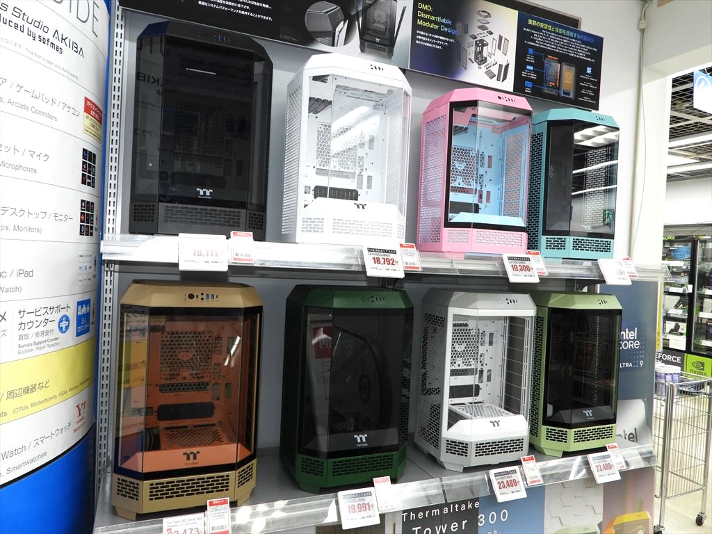(アキバ取材班) Thermaltakeの人気PCケース「The Tower 300」計8色を一挙展示中