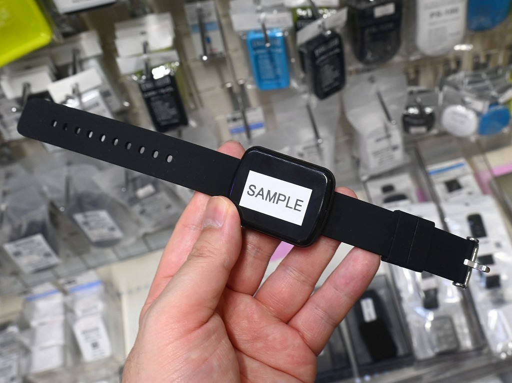 (アキバ取材班) スマートウォッチを自作できる汎用ケースが入荷。タカチ製で防水・防塵に対応