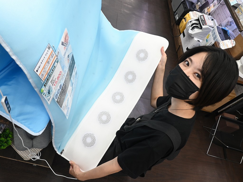 (レアモノPickup!) 全身がスースーする快適さがたまらない！涼感特化のヒンヤリマットで残暑を乗り切る