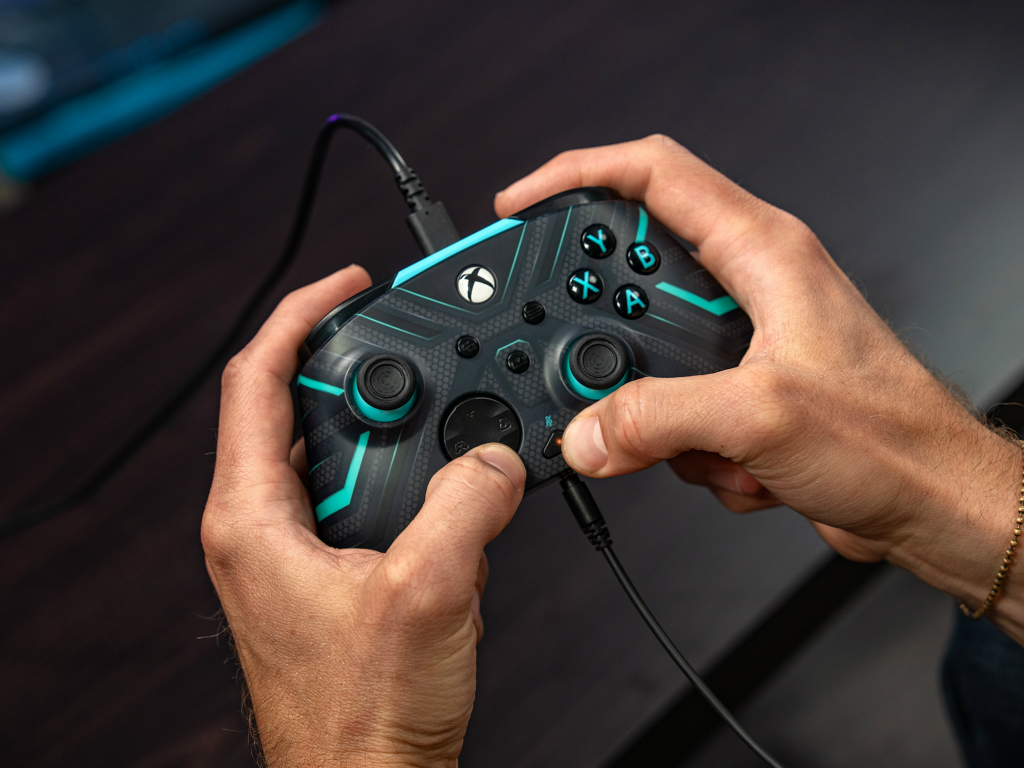 多彩なカスタマイズに対応する有線ゲームコントローラー、Turtle Beach「Rematch Advanced」