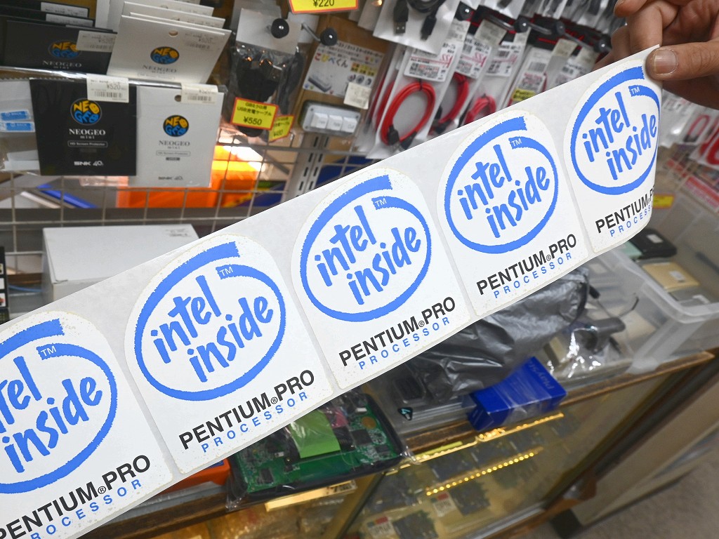 (アキバ取材班) 懐かしのPentiumステッカーが発掘。Pentium ProやMMX Pentiumなど220円で販売中