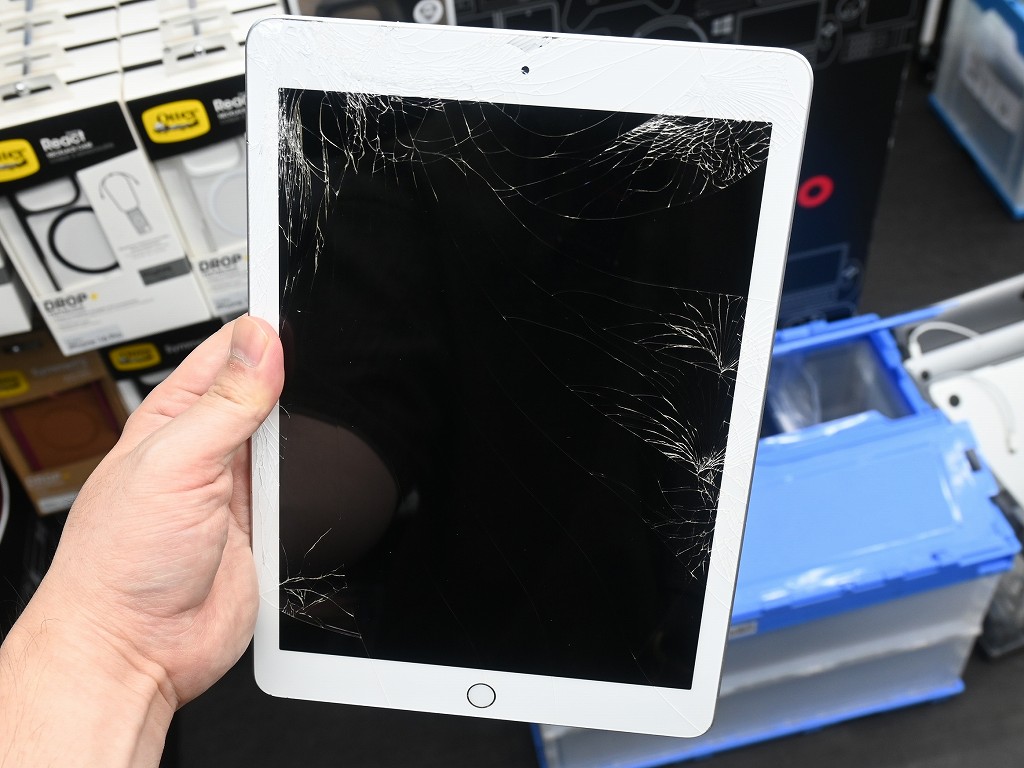 (お買い得中古品情報) 換装すれば劇的復活？液晶割れiPadを通常ジャンクから20～30％引きで格安放出